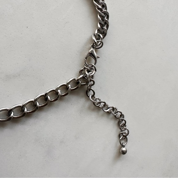 Stunning sparkly necklace - silver tones - Picture 3 of 3